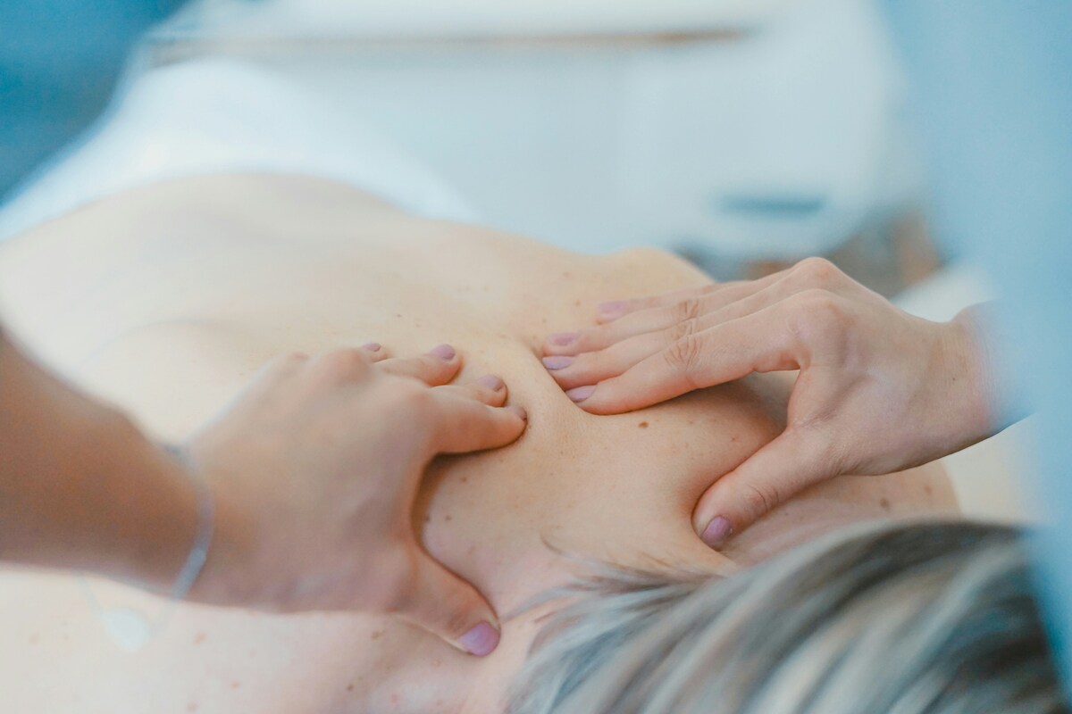 Read more about the article Swedish Massage for Back Pain Relief